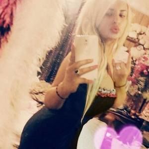 Meet your Posher, Elsy